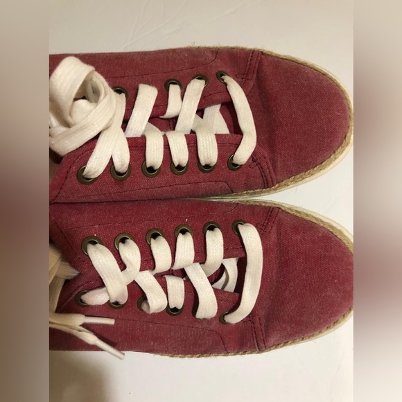 Vionic Womens Hattie Sneaker Cherry Canvas Size 8.5 - Picture 2 of 9
